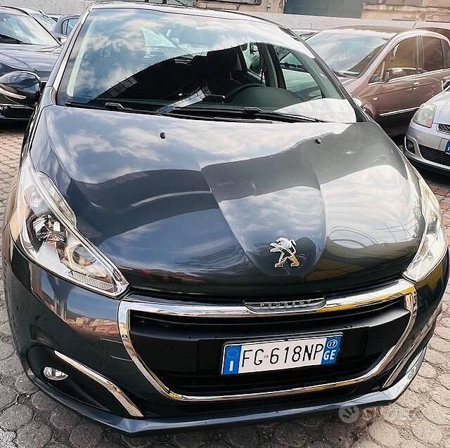 Usata Peugeot 208 Allure 82 CV (60 kW) 2017 Grigio Utilitaria