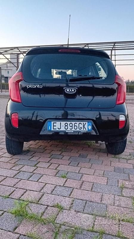 Usata Kia Picanto City 69 CV (50 kW) 2011 Nero Utilitaria