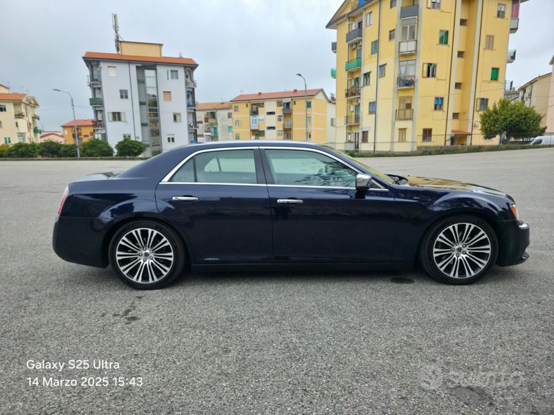Usata Lancia Thema 239 CV (175 kW) 2012 Blu/azzurro Berlina