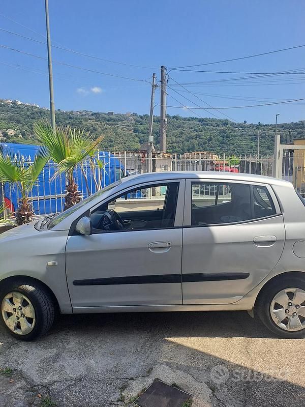 Grigio Usata 2005 Kia Picanto Due volumi | 1150 € (Ottimo prezzo) - Immagine 1/2