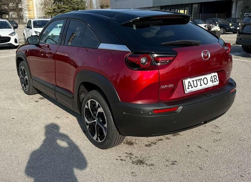 Usata Mazda MX30 Makoto 101 CV (74 kW) 2024 Rosso SUV