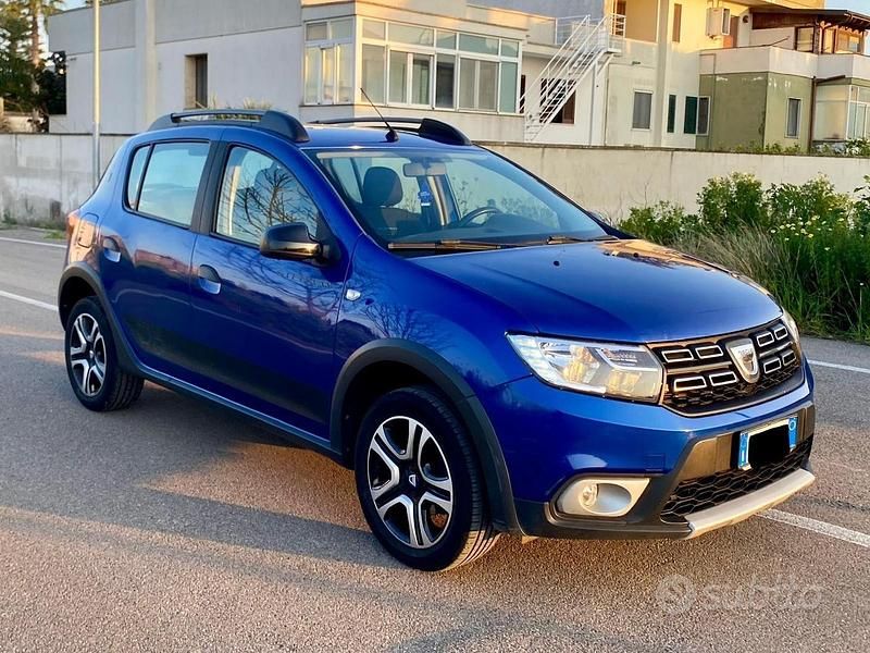 Begagnad Dacia Sandero Stepway 101 HK (74 kW) 2020 Blå Sedan