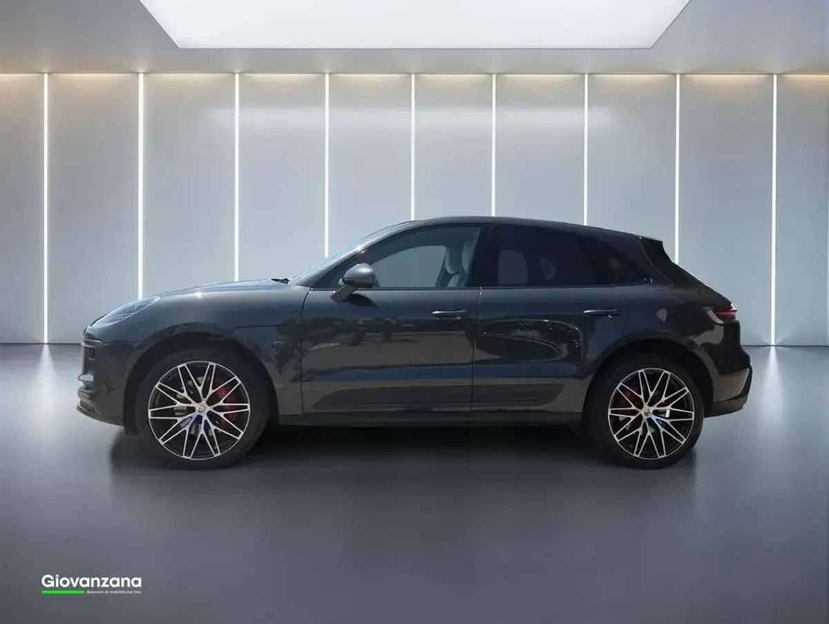 Usata Porsche Macan 381 CV (280 kW) 2022 Grigio vulcano metallizzato SUV