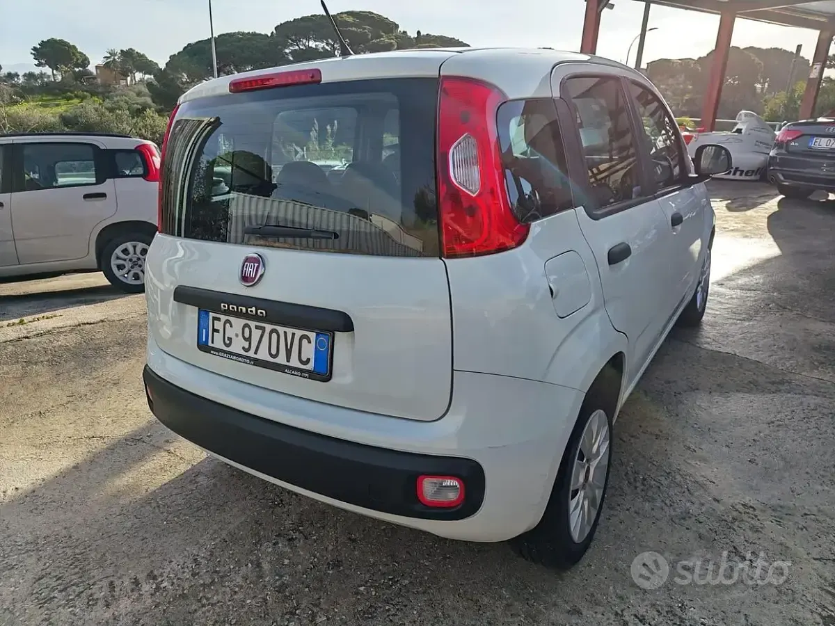 Usata Fiat Panda Lounge 95 CV (69 kW) 2017 Bianco Utilitaria