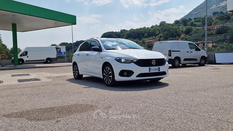 Bianco Usata 2017 Fiat Tipo Pop Berlina | 7300 € (Buon prezzo) - Immagine 1/4
