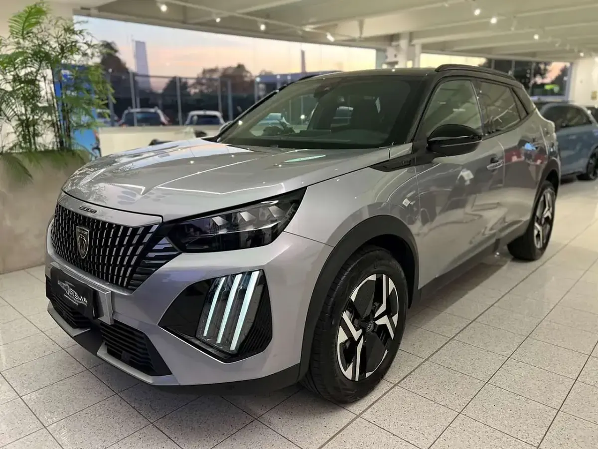 Usata Peugeot 2008 GTi 136 CV (100 kW) 2025 SUV