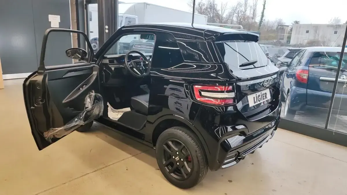 Nuova Ligier JS50 2026 Nero Utilitaria