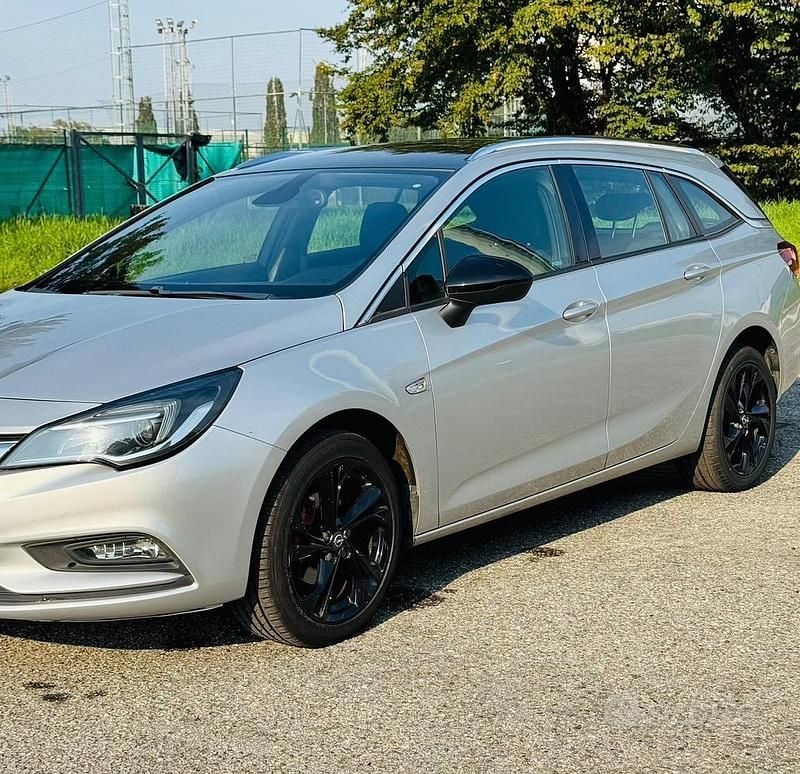 Grigio Usata 2017 Opel Astra Sport Station wagon | 7490 € (Buon prezzo) - Immagine 1/4