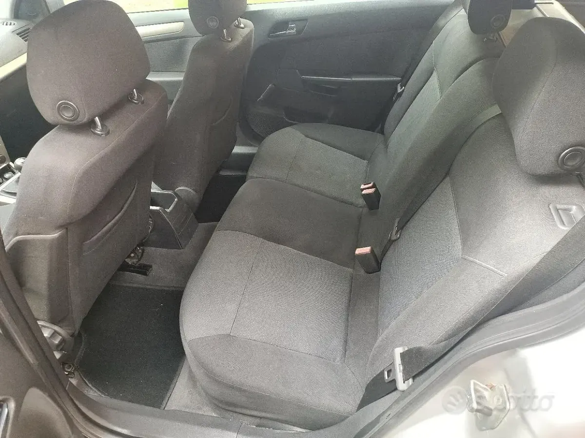 Usata Opel Astra 101 CV (74 kW) 2008 Grigio Station wagon