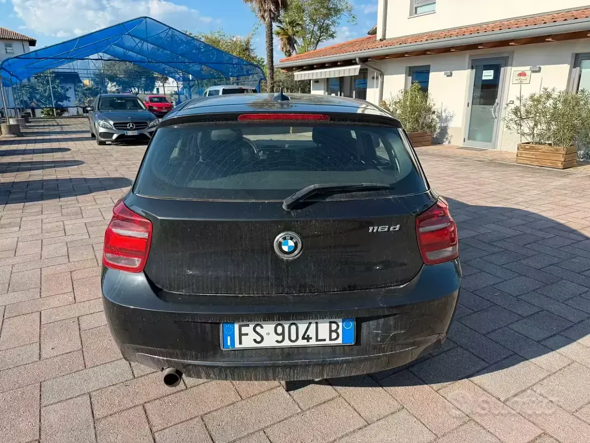 Usado BMW 116 116 HP (85 kW) 2012 Preto Citadino