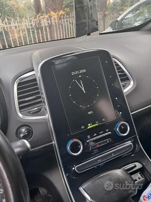 Usata Renault Espace 160 CV (117 kW) 2016 Grigio SUV
