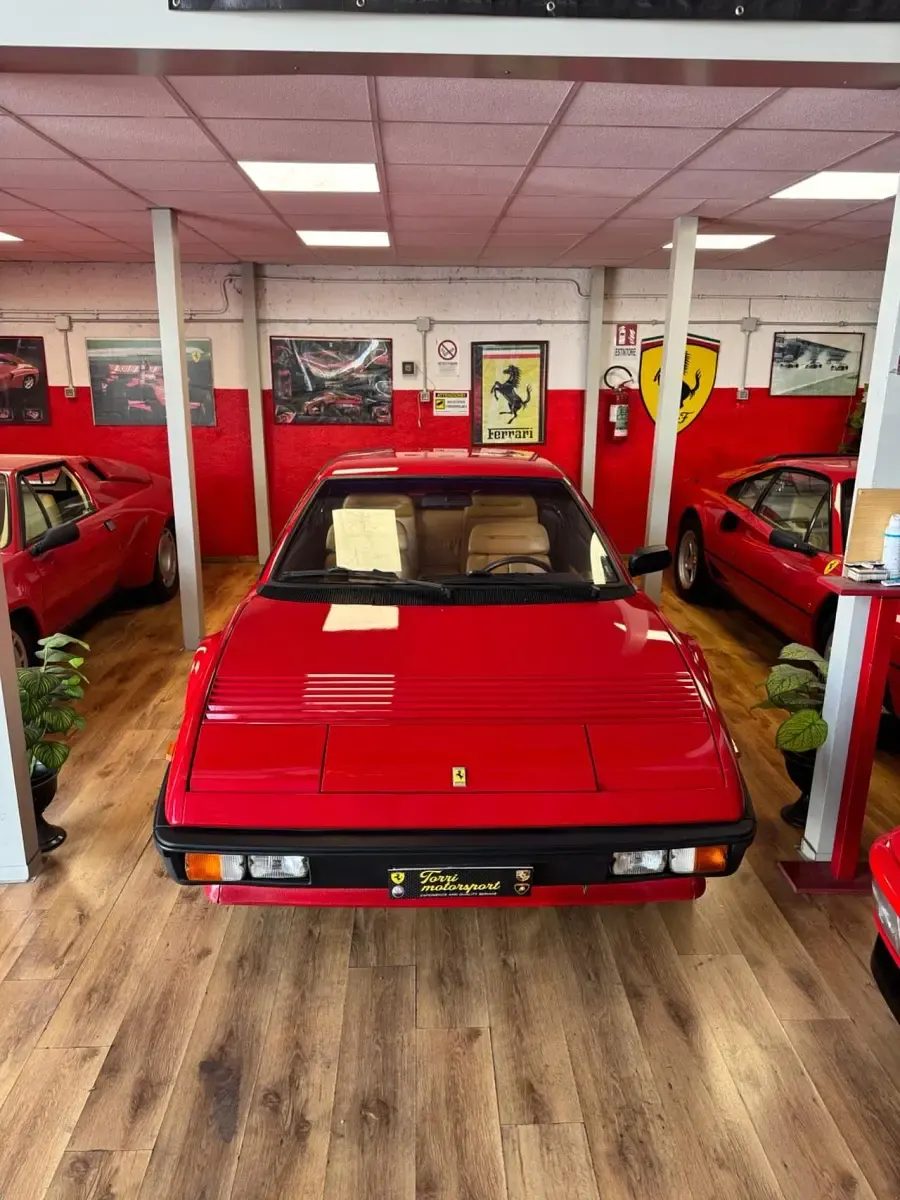 Usata Ferrari Mondial 215 CV (158 kW) 1981 Rosso Coupé