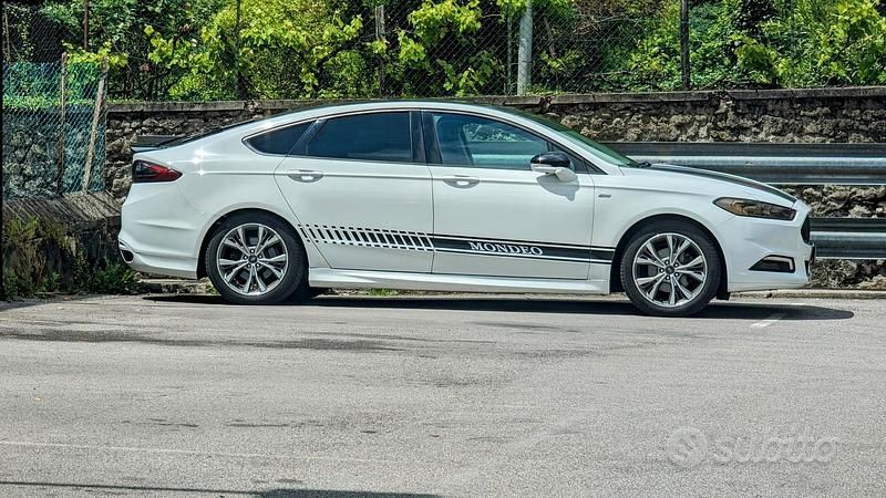Usata Ford Mondeo ST 150 CV (110 kW) 2017 Bianco Berlina