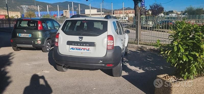 Usata Dacia Duster Lauréate 110 CV (80 kW) 2014 Bianco SUV