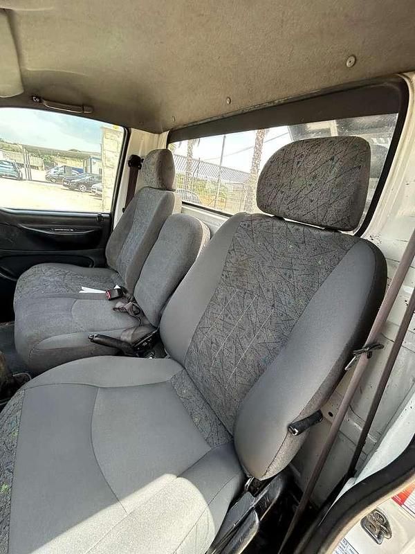Gebraucht Hyundai H-1 99 PS (72 kW) 2006 Weiß Van / Kleinbus