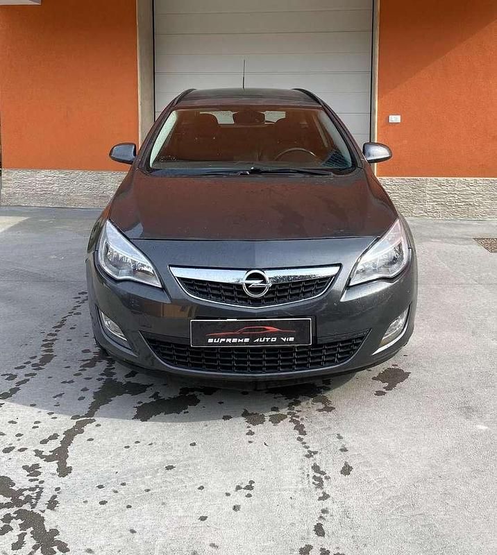 Usata Opel Astra Cosmo 110 CV (80 kW) 2011 Other Station wagon