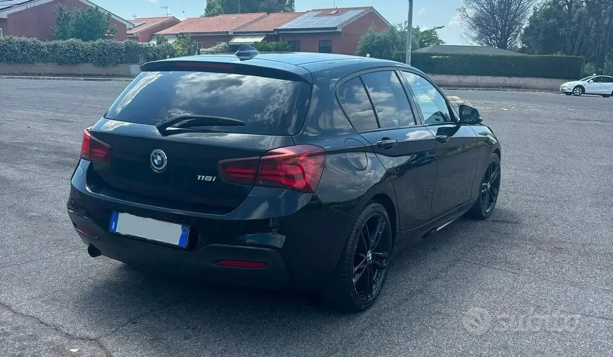 Usata BMW 118 Efficient Dynamics 136 CV (100 kW) 2018 Nero Utilitaria