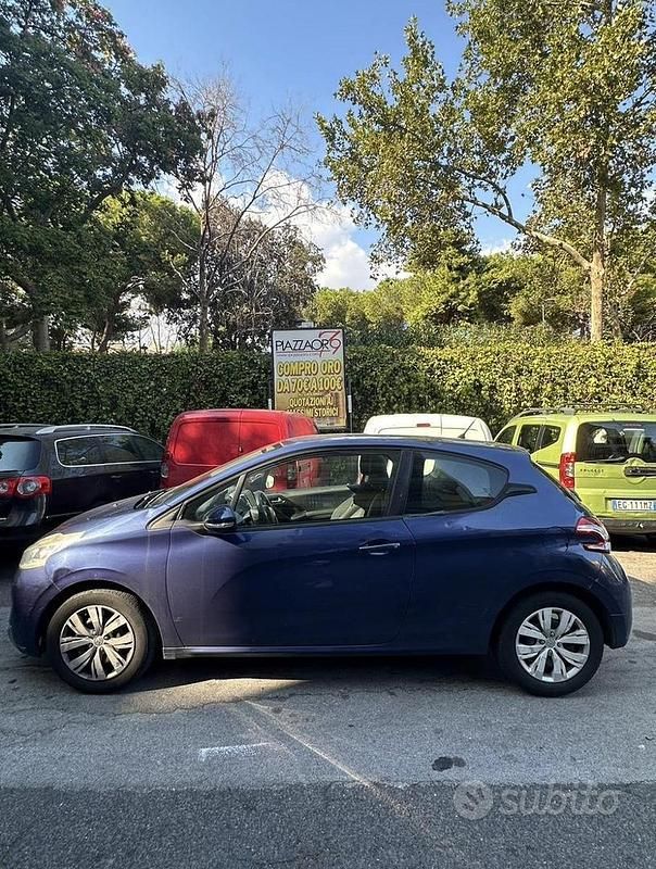 Usata Peugeot 208 68 CV (50 kW) 2013 Blu Utilitaria