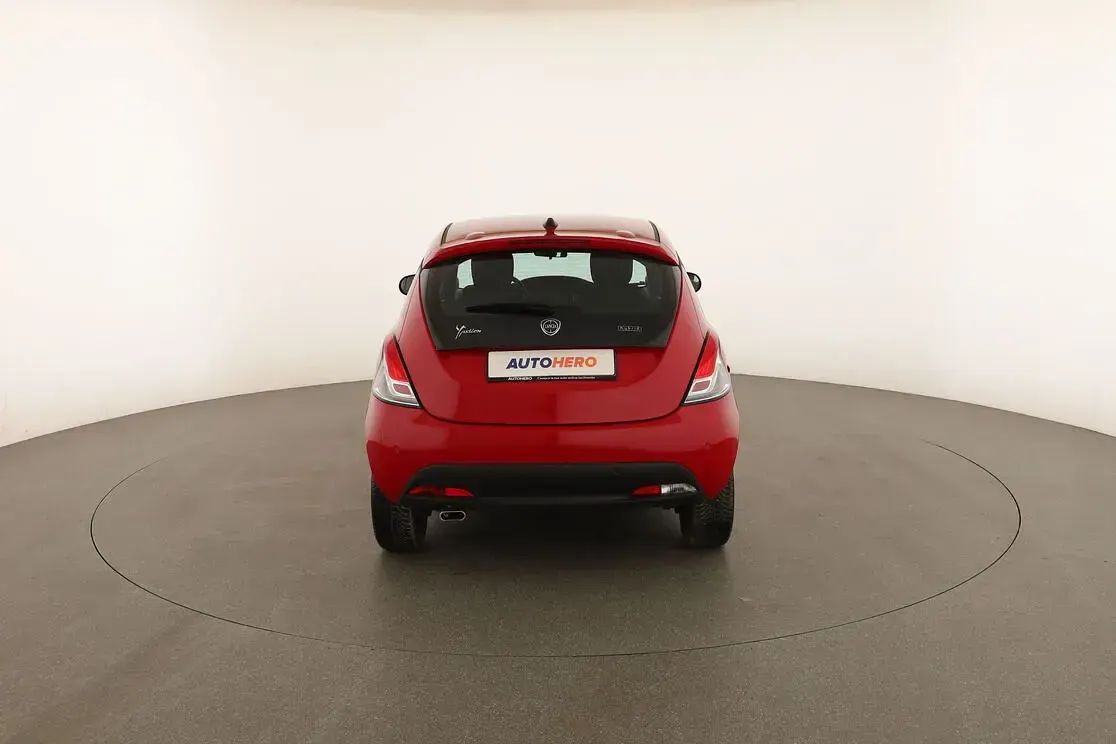 Usata Lancia Ypsilon Gold 70 CV (51 kW) 2022 Rosso Utilitaria