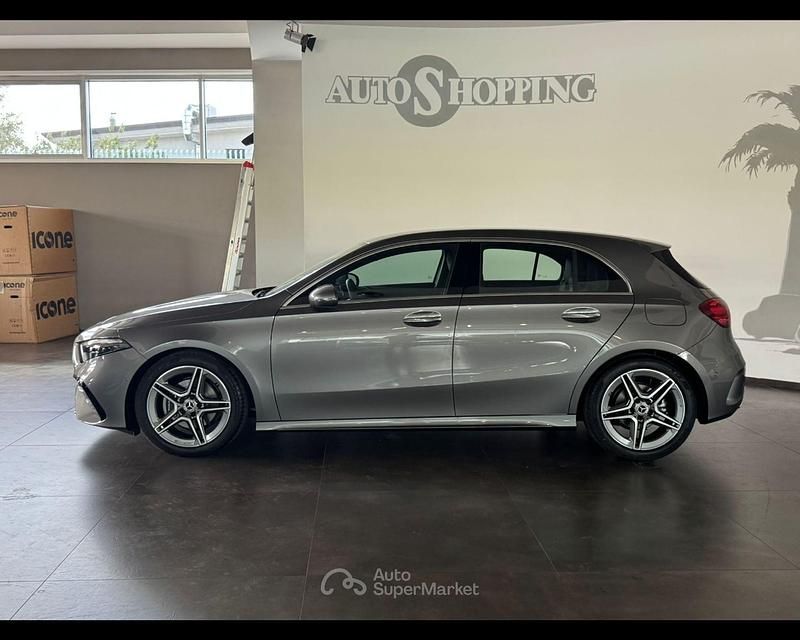 Nuova Mercedes A200 AMG Line Premium 150 CV (110 kW) 2026 Gray Berlina