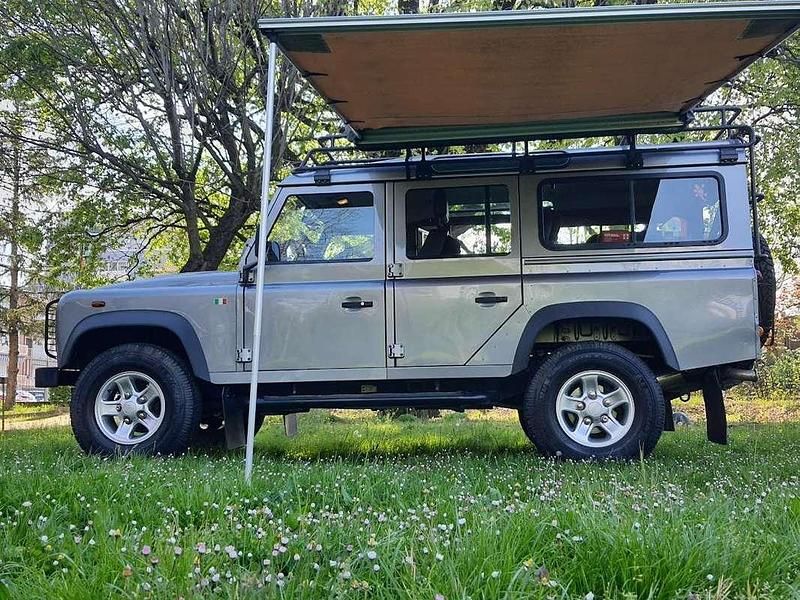 Usata Land Rover Defender 122 CV (89 kW) 2012 Grigio Station wagon