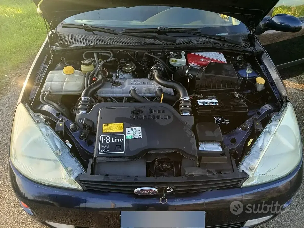 Usata Ford Focus 90 CV (66 kW) 2001 Blu Berlina