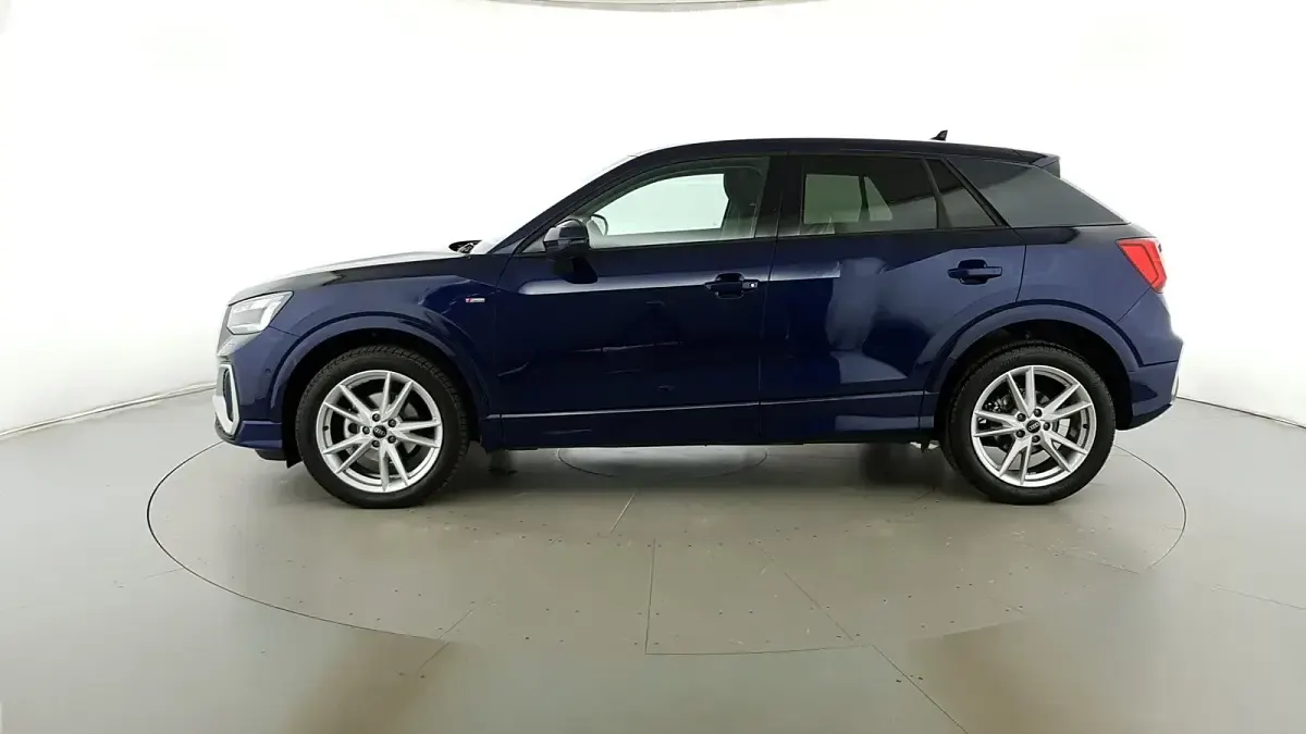 Gebraucht Audi Q2 S-Line 150 PS (110 kW) 2025 Blau SUV