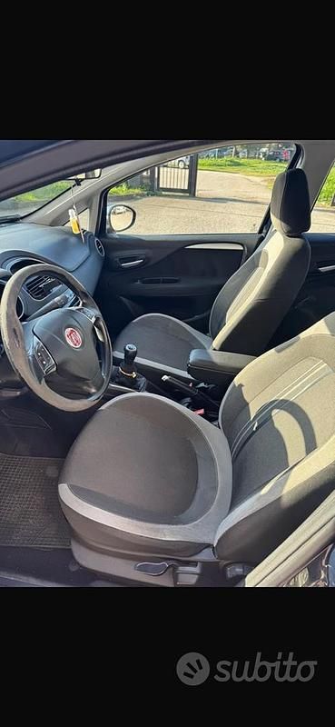 Usata Fiat Punto Lounge 75 CV (55 kW) 2012 Blu Utilitaria