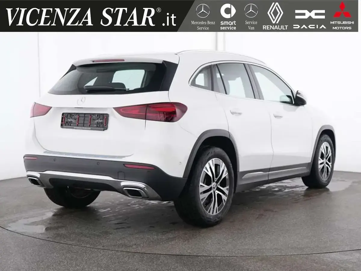 Usata Mercedes GLA180 Advanced 136 CV (100 kW) 2025 Bianco polare SUV