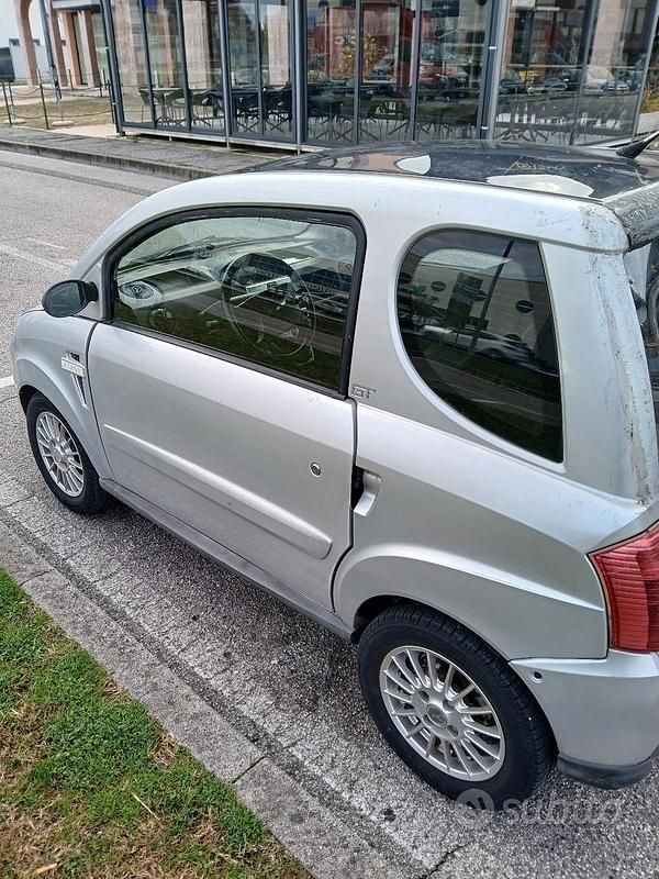 Grigio Usata 2012 Microcar Dué Due volumi | 2300 € - Immagine 1/4
