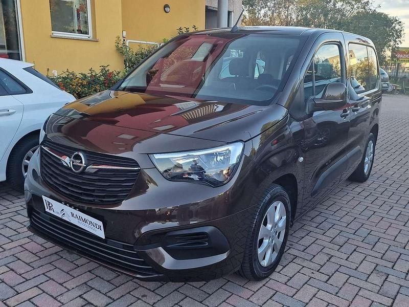 Usata Opel Combo 110 CV (80 kW) 2019 Marrone Furgone