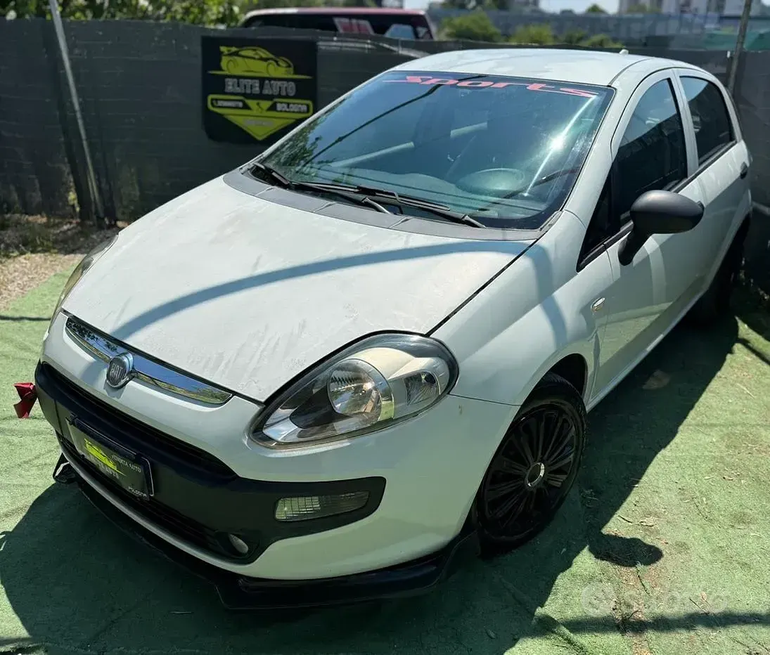 Usata Fiat Punto Evo Dynamic 69 CV (50 kW) 2010 Bianco Utilitaria