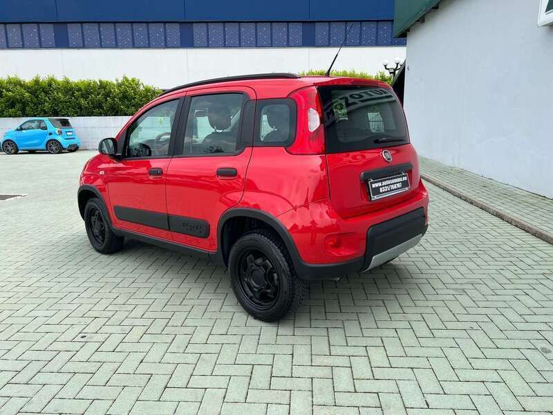 Usata Fiat Panda 4x4 S 86 CV (63 kW) 2020 Rosso Utilitaria