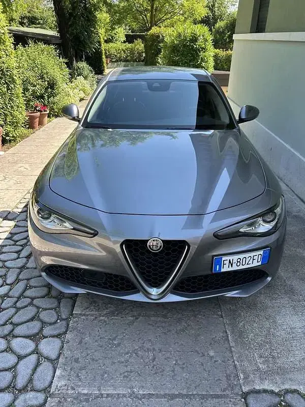 Usata Alfa Romeo Giulia Super 179 CV (131 kW) 2017 Berlina