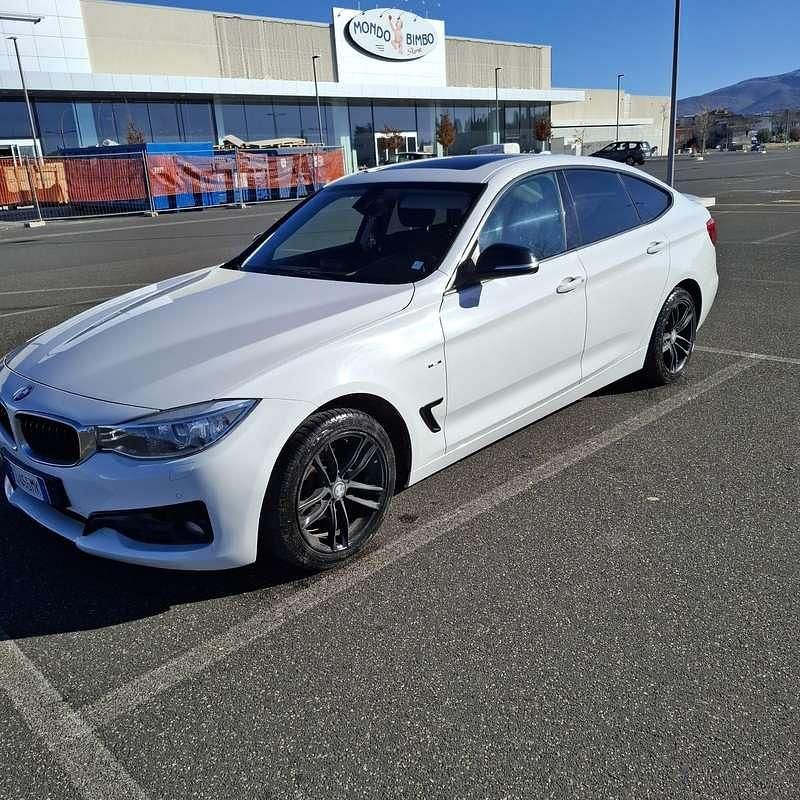Usata 2013 BMW 318 Gran Turismo Sport Line Tre volumi | 11.500 € (Cara) - Immagine 1/4