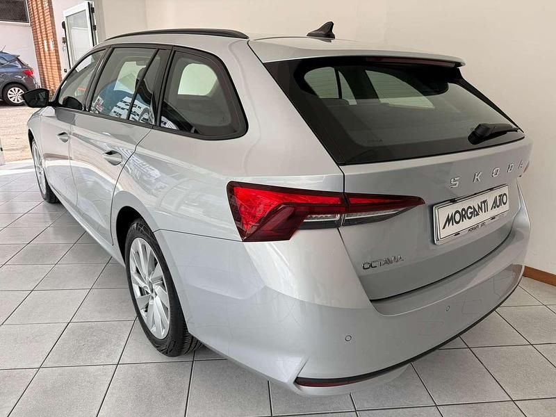 Usata Skoda Octavia Executive 150 CV (110 kW) 2025 Argento Station wagon