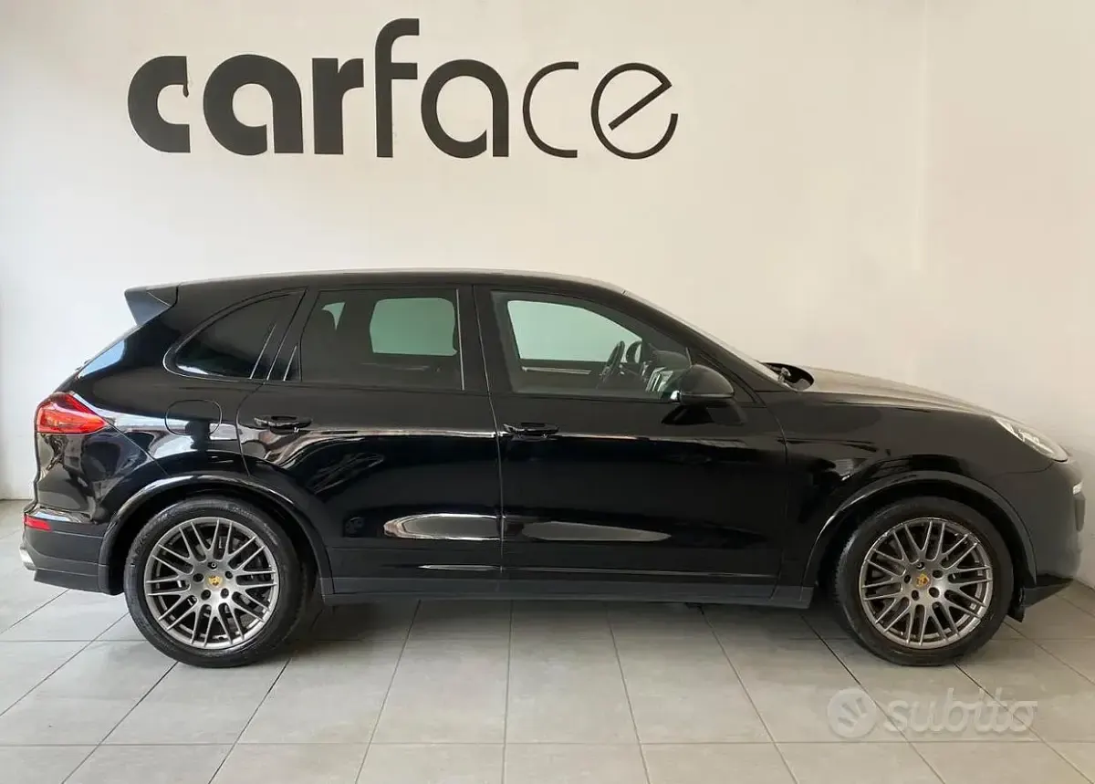 Usata Porsche Cayenne Platinum Edition 250 CV (183 kW) 2016 Nero SUV