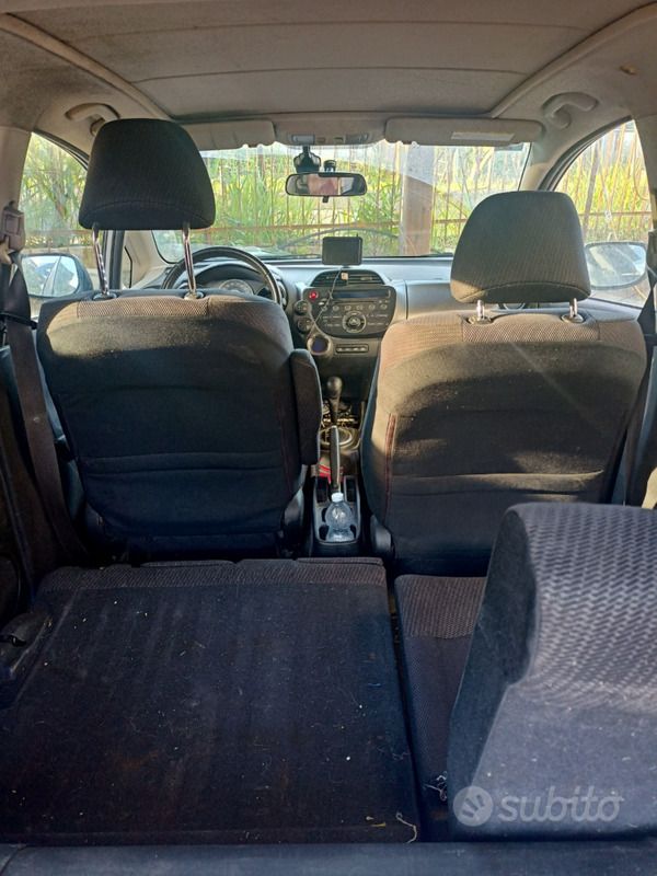 Usata Honda Jazz 88 CV (64 kW) 2014 Grigio Utilitaria