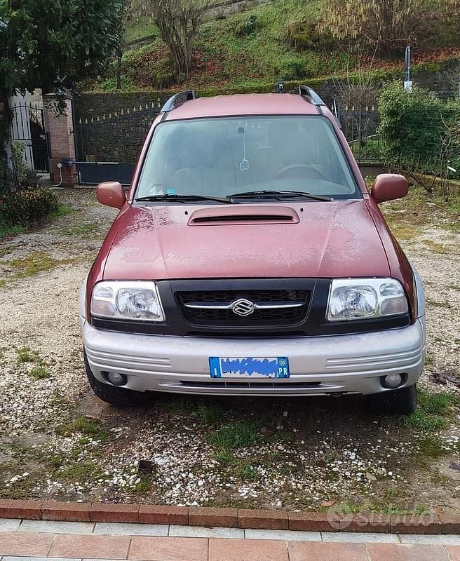 Rosso Usata 2000 Suzuki Grand Vitara SUV | 4200 € (Ottimo prezzo) - Immagine 1/4