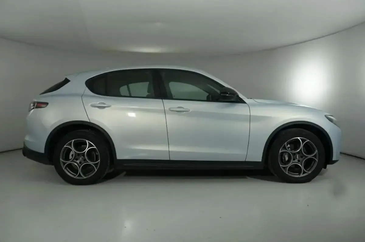 Usata Alfa Romeo Stelvio Sprint 160 CV (117 kW) 2024 Bianco SUV