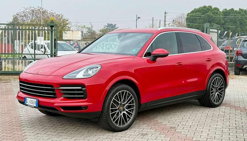 Usata Porsche Cayenne 340 CV (250 kW) 2022 Rosso SUV