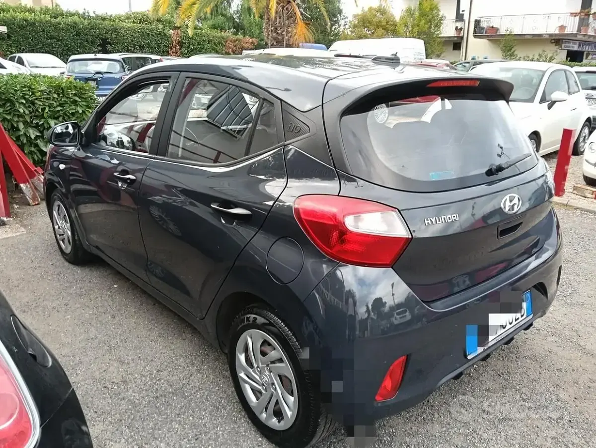 Usata Hyundai i10 Advanced 67 CV (49 kW) 2022 Grigio Utilitaria