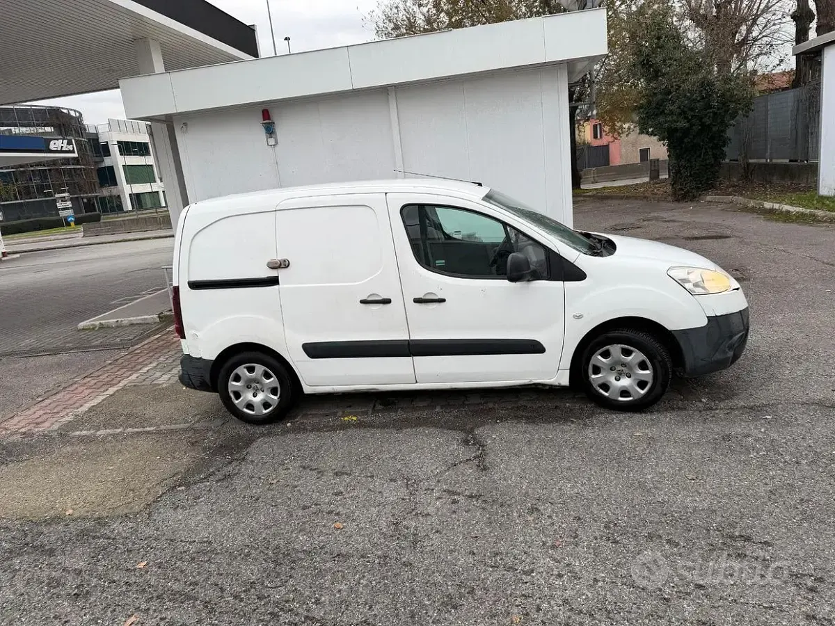 Usata Peugeot Partner 98 CV (72 kW) 2014 Bianco Monovolume