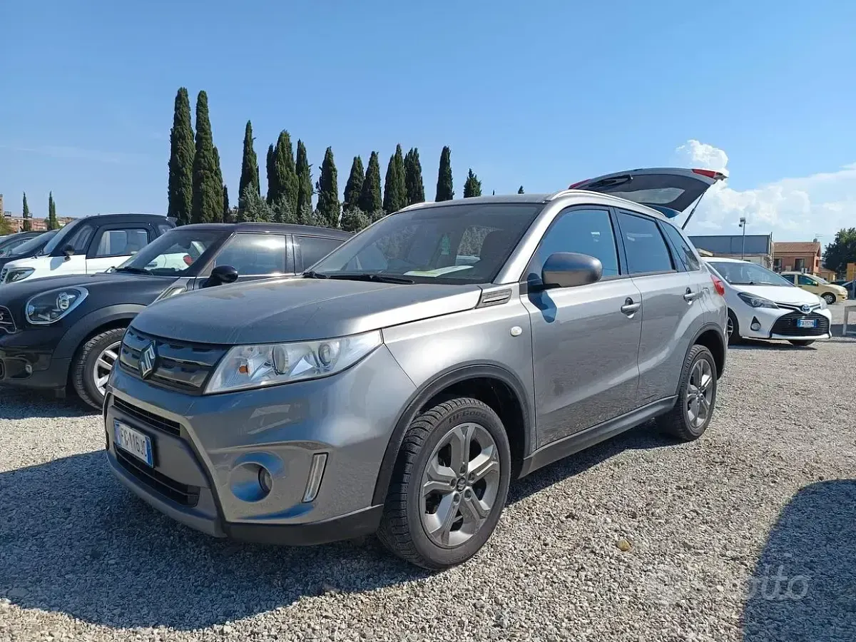 Usata Suzuki Vitara 120 CV (88 kW) 2017 Grigio SUV
