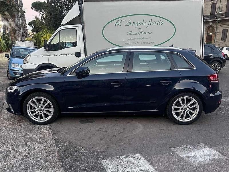 Usata Audi A3 Business 116 CV (85 kW) 2017 Blu/azzurro Berlina