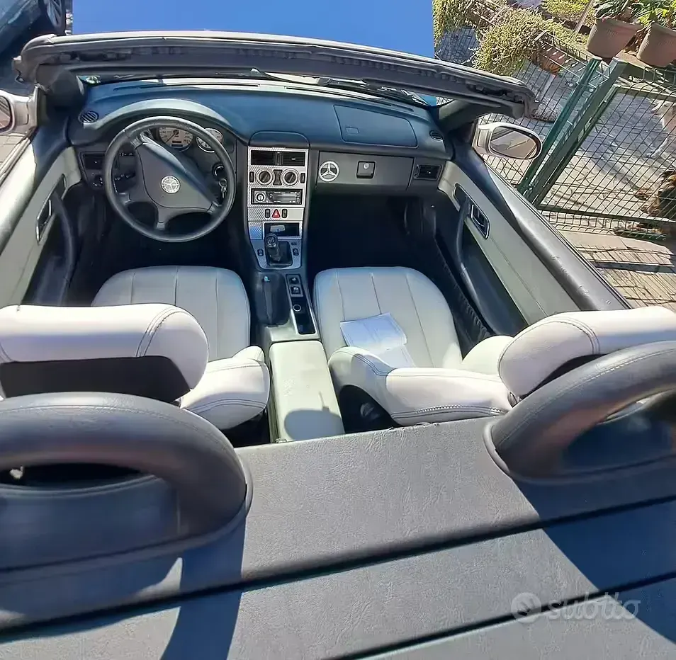 Usata Mercedes SLK200 163 CV (119 kW) 2002 Grigio Cabrio
