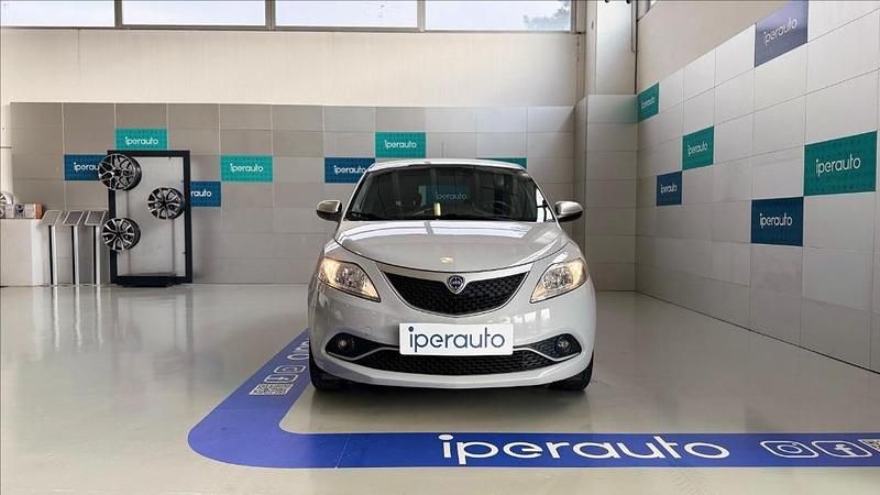 Usata Lancia Ypsilon 69 CV (50 kW) 2016 Grigio Utilitaria