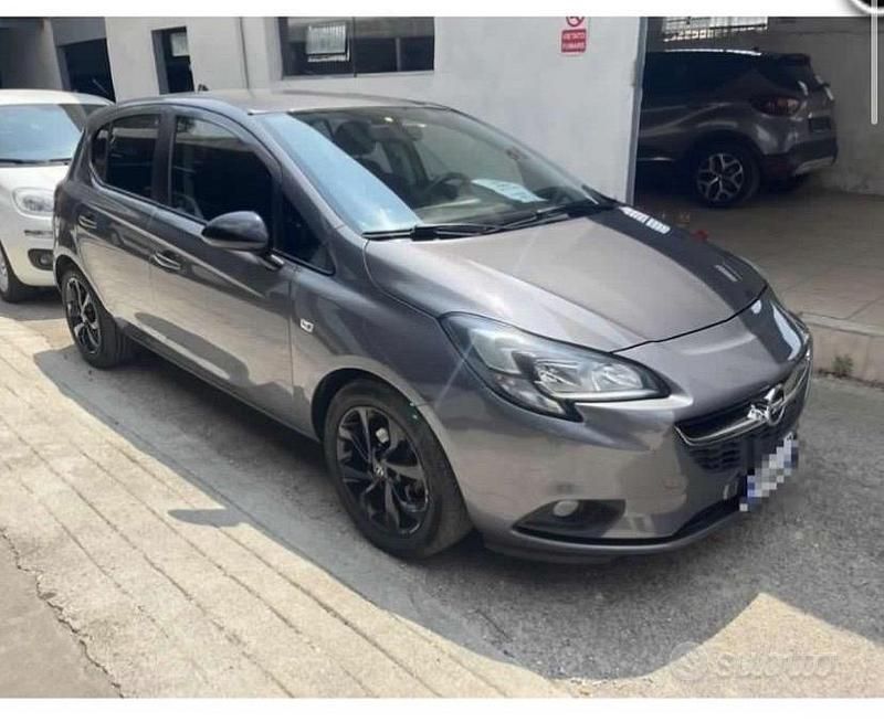 Usata Opel Corsa 90 CV (66 kW) 2015 Grigio Berlina