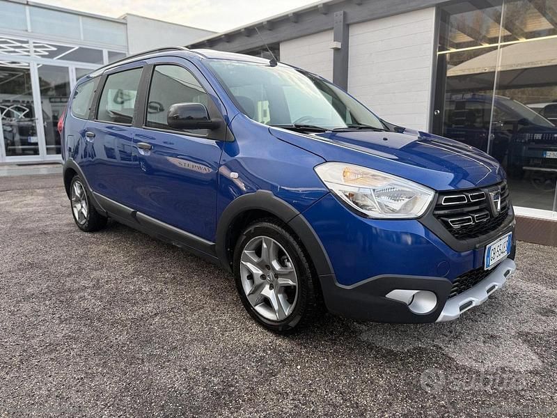 Usata Dacia Lodgy 115 CV (84 kW) 2021 Blu Monovolume