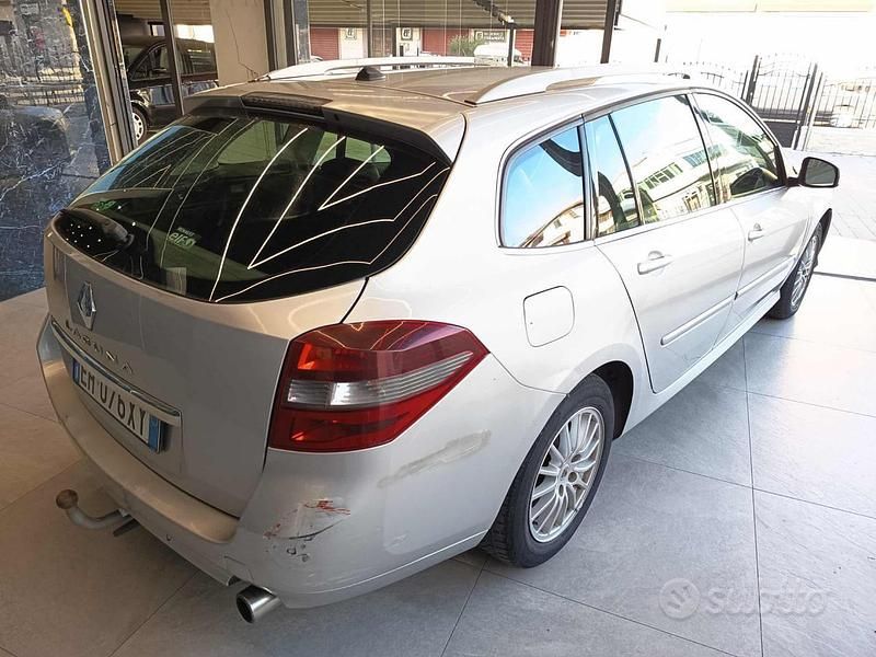 Usata Renault Laguna III 150 CV (110 kW) 2011 Grigio Berlina